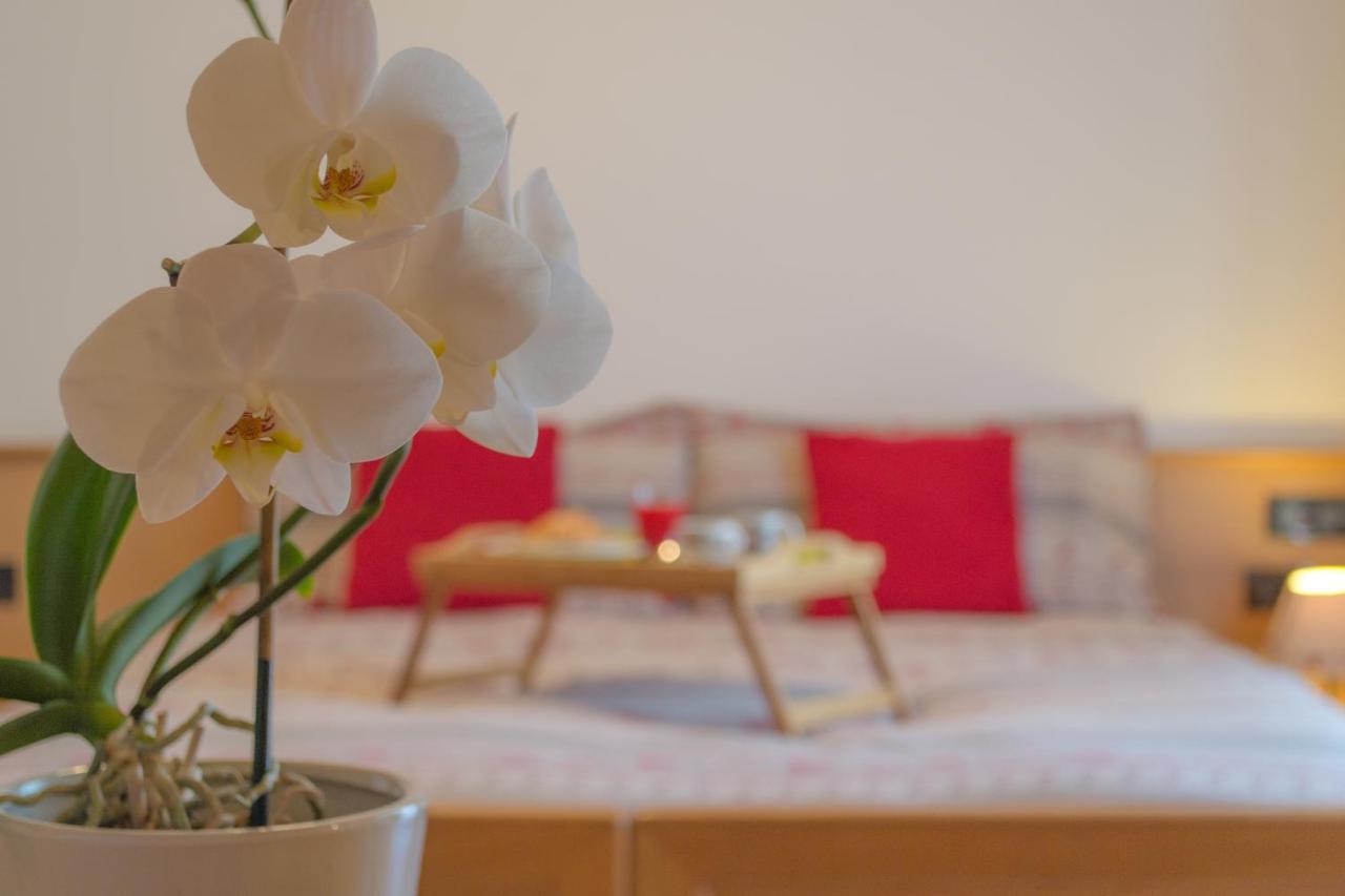 Meuble Rosalpina Hotell Isolaccia Eksteriør bilde