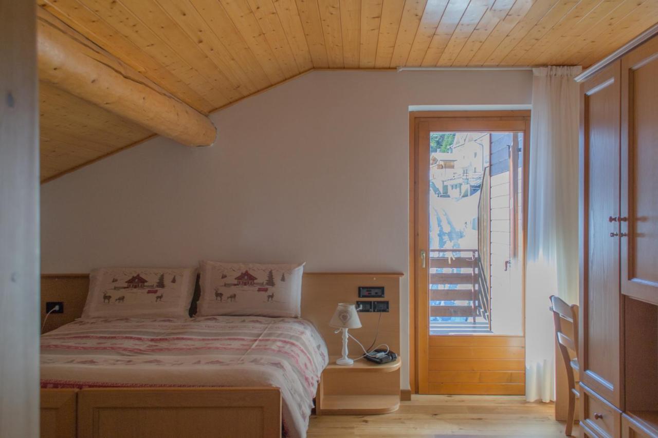 Meuble Rosalpina Hotell Isolaccia Eksteriør bilde