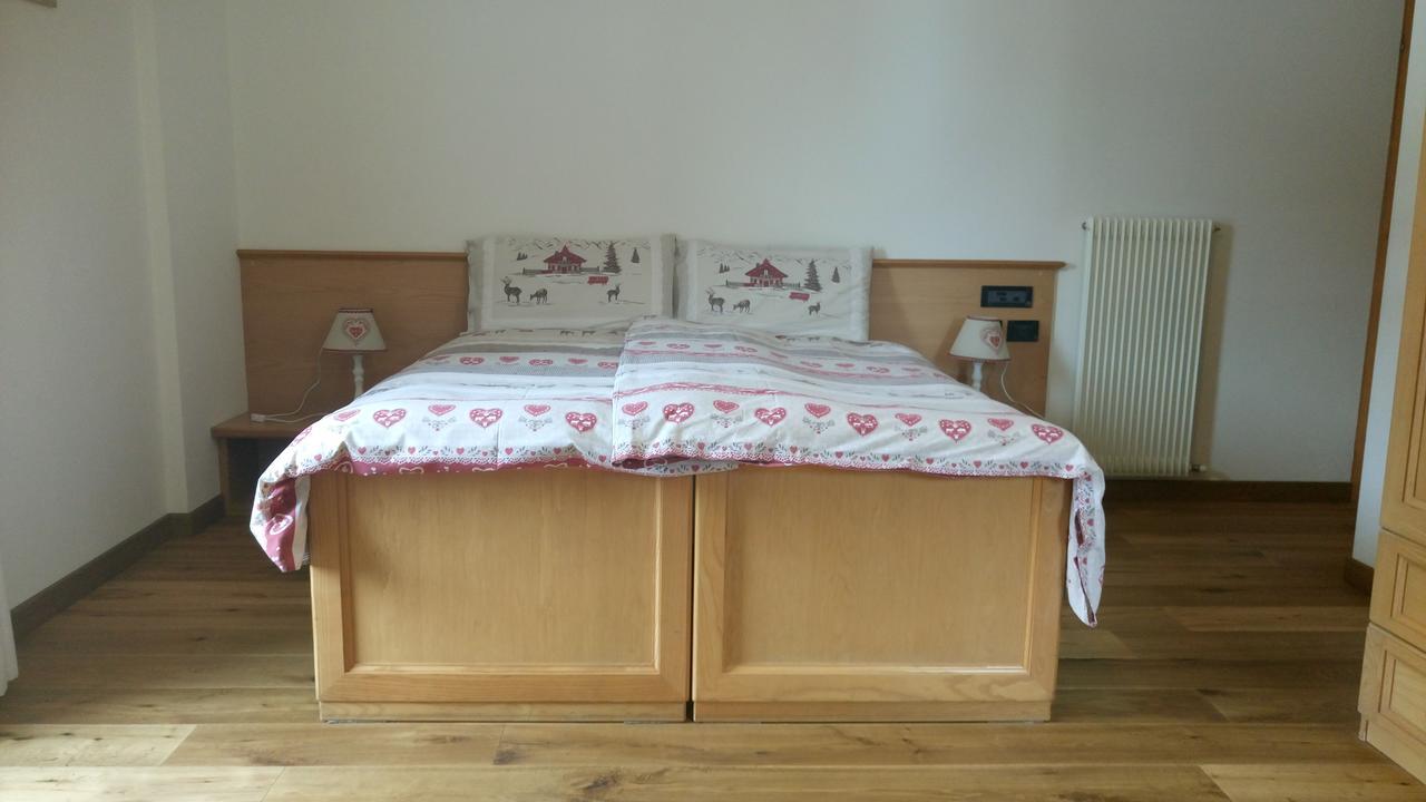 Meuble Rosalpina Hotell Isolaccia Eksteriør bilde