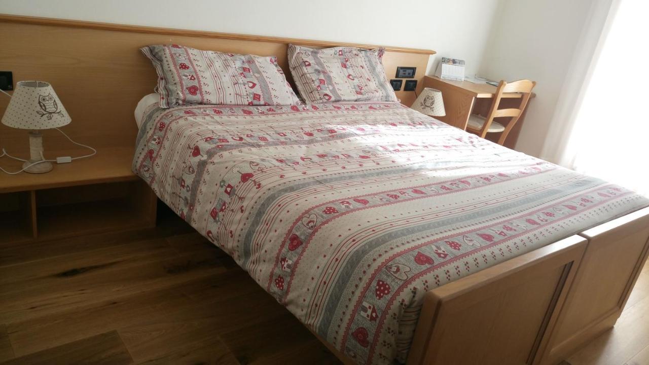 Meuble Rosalpina Hotell Isolaccia Eksteriør bilde